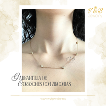 Cargar imagen en el visor de la galería, Gargantilla Corazones con Zirconias
