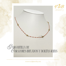 Cargar imagen en el visor de la galería, Gargantilla Corazones Inflados y Bolitas Rojas
