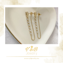 Cargar imagen en el visor de la galería, Aretes Zirconias Blancas (Baguette y Redondas)
