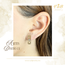 Cargar imagen en el visor de la galería, Aretes LV
