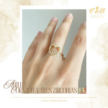Cargar imagen en el visor de la galería, Anillo Corazón - Tres Zirconias
