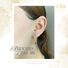 Cargar imagen en el visor de la galería, Arracadas Lisas - 18K
