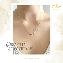 Cargar imagen en el visor de la galería, Gargantilla Cinco Zirconias
