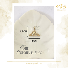 Cargar imagen en el visor de la galería, Dije Corona 15 Años
