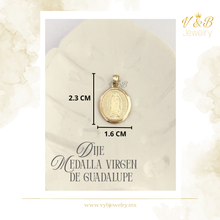 Cargar imagen en el visor de la galería, Dije Medalla Virgen de Guadalupe
