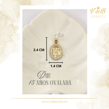 Cargar imagen en el visor de la galería, Dije 15 Años Ovalada
