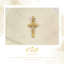 Cargar imagen en el visor de la galería, Dije Cruz con Cristo O. Blanco
