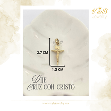 Cargar imagen en el visor de la galería, Dije Cruz con Cristo
