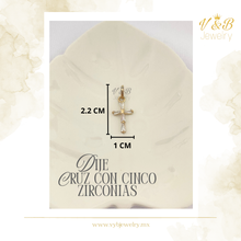 Cargar imagen en el visor de la galería, Dije Cruz con Cinco Zirconias

