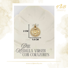 Cargar imagen en el visor de la galería, Dije Medalla Virgen con Corazones
