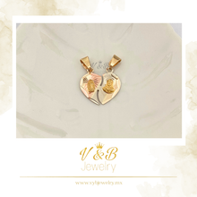 Cargar imagen en el visor de la galería, Dije Corazón Virgen y Jesucristo
