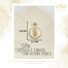 Cargar imagen en el visor de la galería, Dije Medalla Virgen Madre Perla
