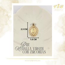Cargar imagen en el visor de la galería, Dije Medalla Virgen Con Zirconias
