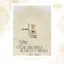 Cargar imagen en el visor de la galería, Dije Flor Zirconias Blancas y Negra
