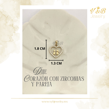 Cargar imagen en el visor de la galería, Dije Corazón con Zirconias y Pareja
