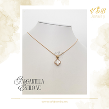 Cargar imagen en el visor de la galería, Gargantilla Estilo VC Madre Perla
