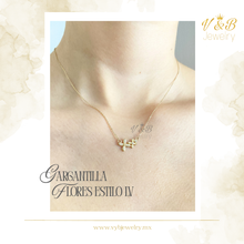 Cargar imagen en el visor de la galería, Gargantilla Flores Estilo LV
